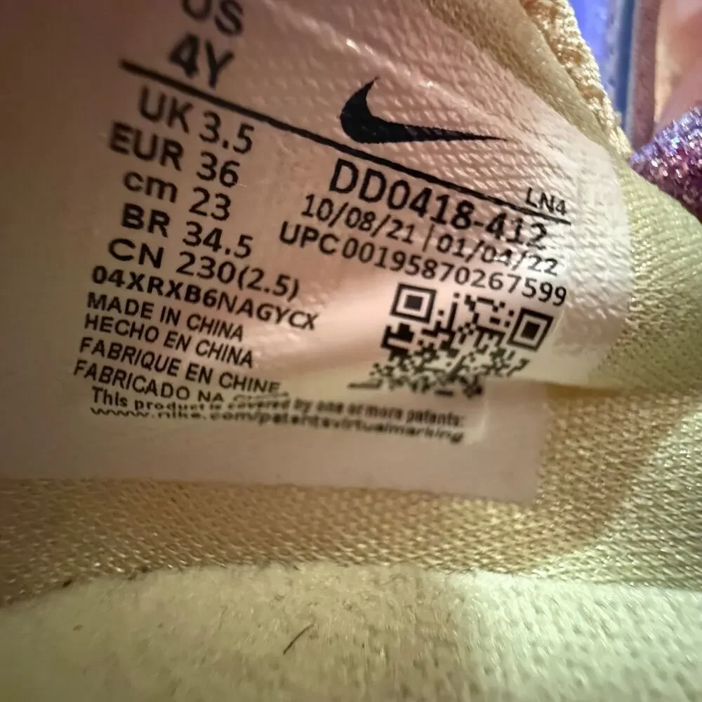 Nike Lebron 19 Easter Aura Citron Blue DD0418 432 Size 4 Youth EUC